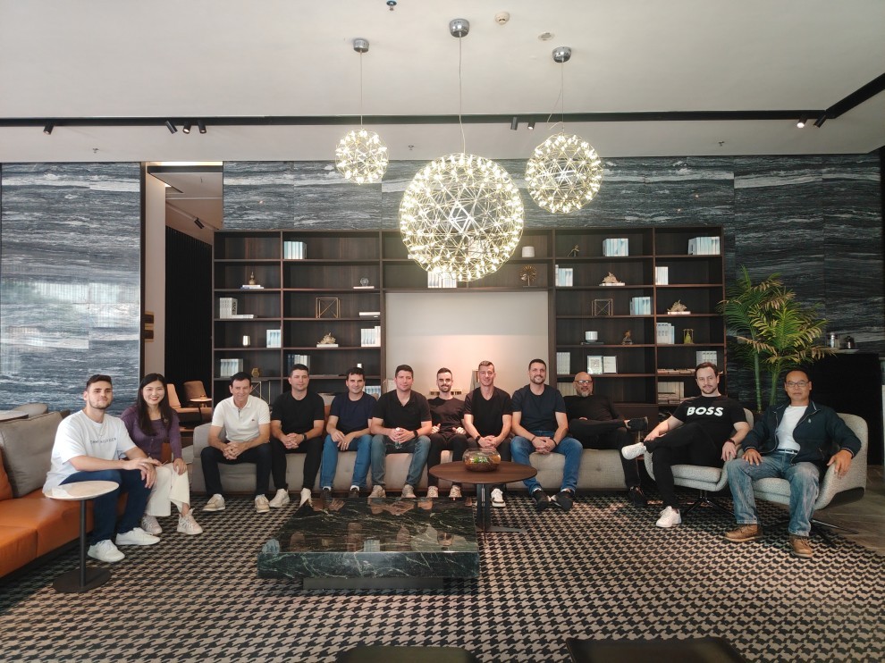 巴西客户参观公司展厅